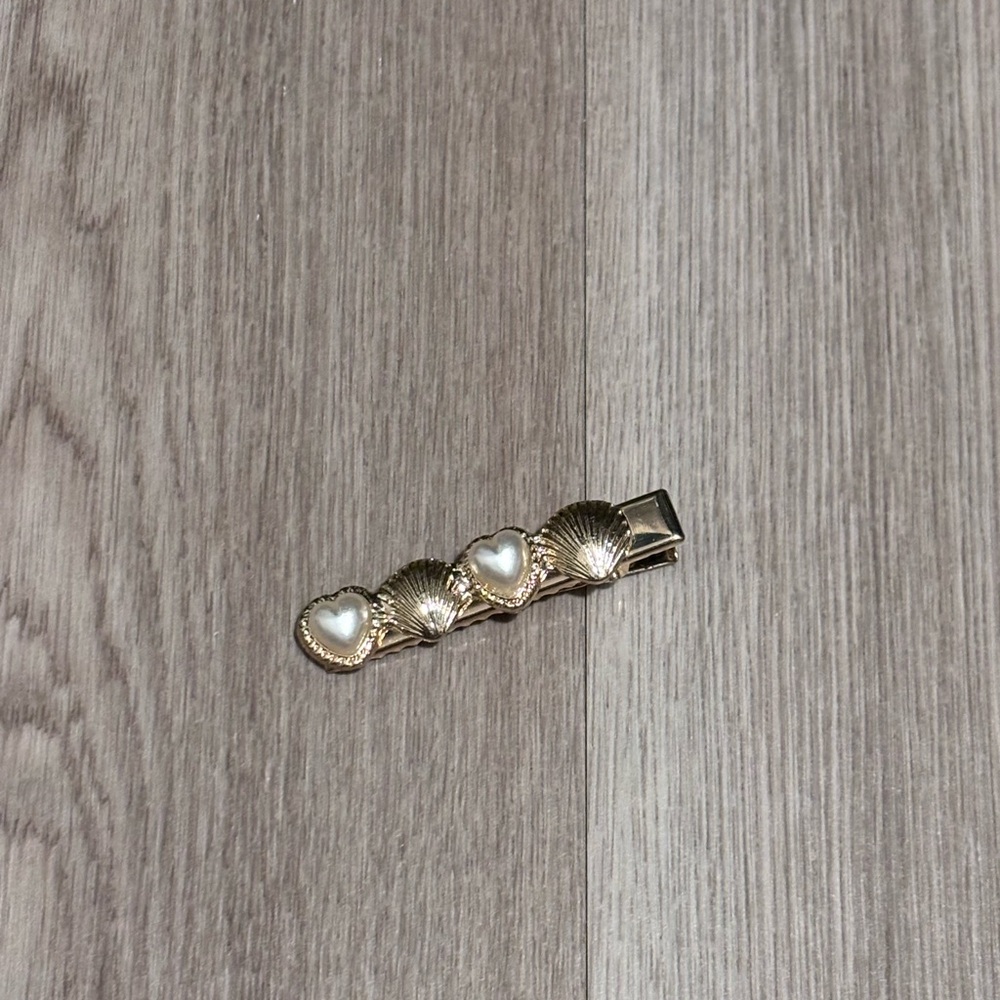 Gold Seashell Hair Clip
